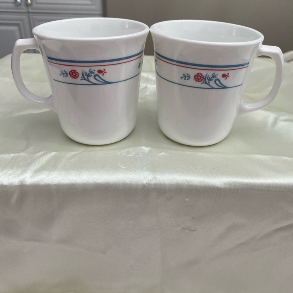 PAIR OF CORELLE/CORNING MUGS IN THE DISCONTINUED “PRINSTON” PATTERN